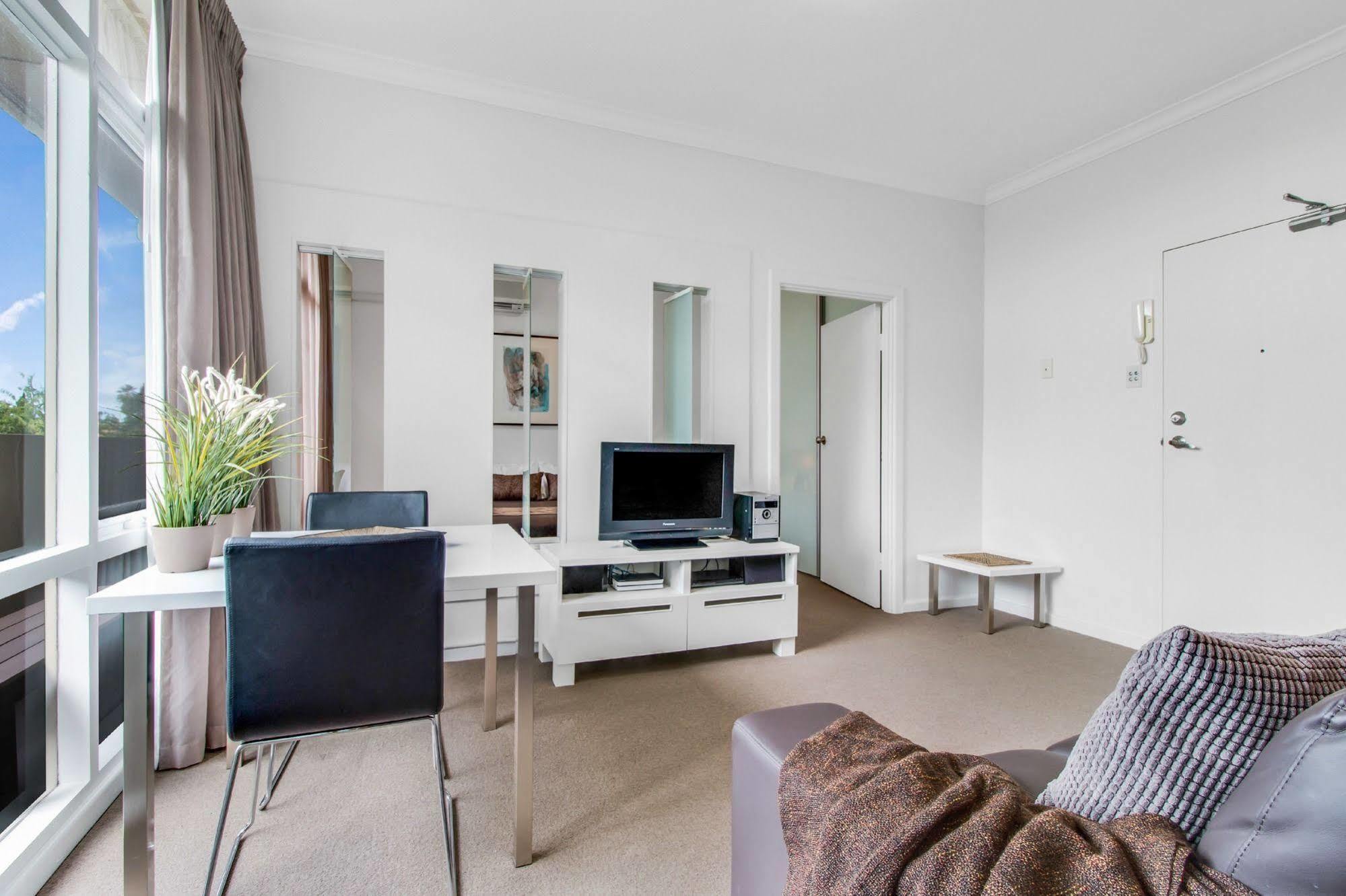 Adelaide Dress Circle Apartments - Ward Street Exterior photo